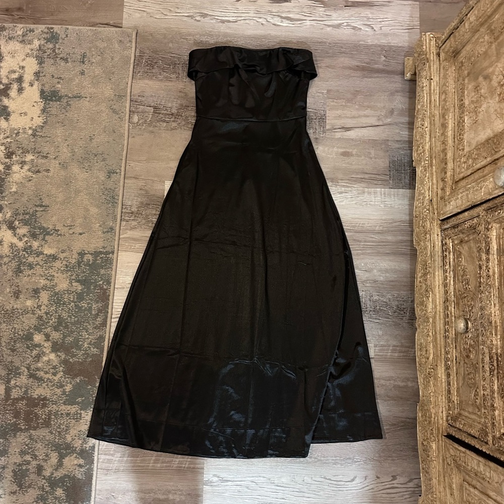 Satin Strapless Tube Dress Elegant Formal Maxi Backless Dress with Pockets - Picture 4 of 7